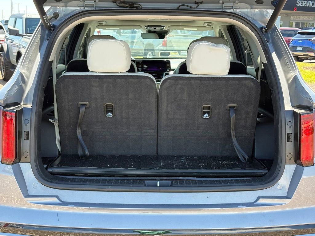 Certified 2023 Kia Sorento SX image 19
