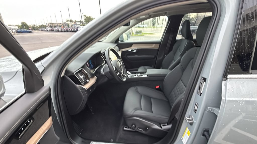 Certified 2026 Volvo XC90 B6 Plus AWD/4WD image 24