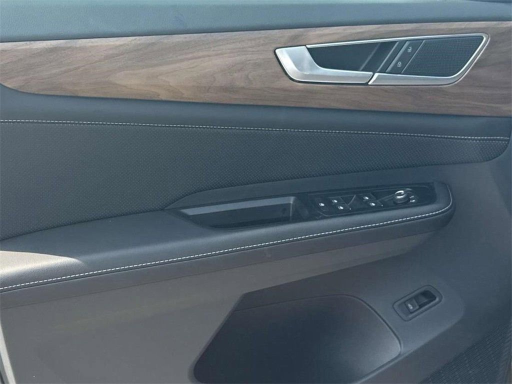 New 2025 Volkswagen Atlas SE image 10
