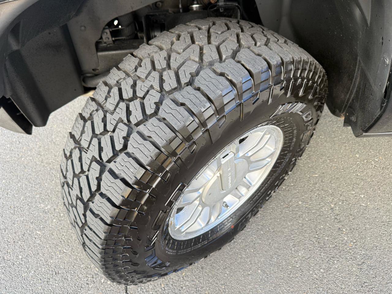 Used 2010 HUMMER H3 Adventure image 43