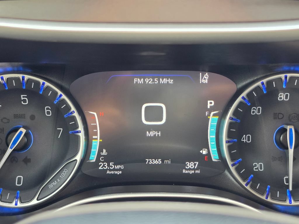 Used 2023 Chrysler Pacifica Touring-L FWD image 22