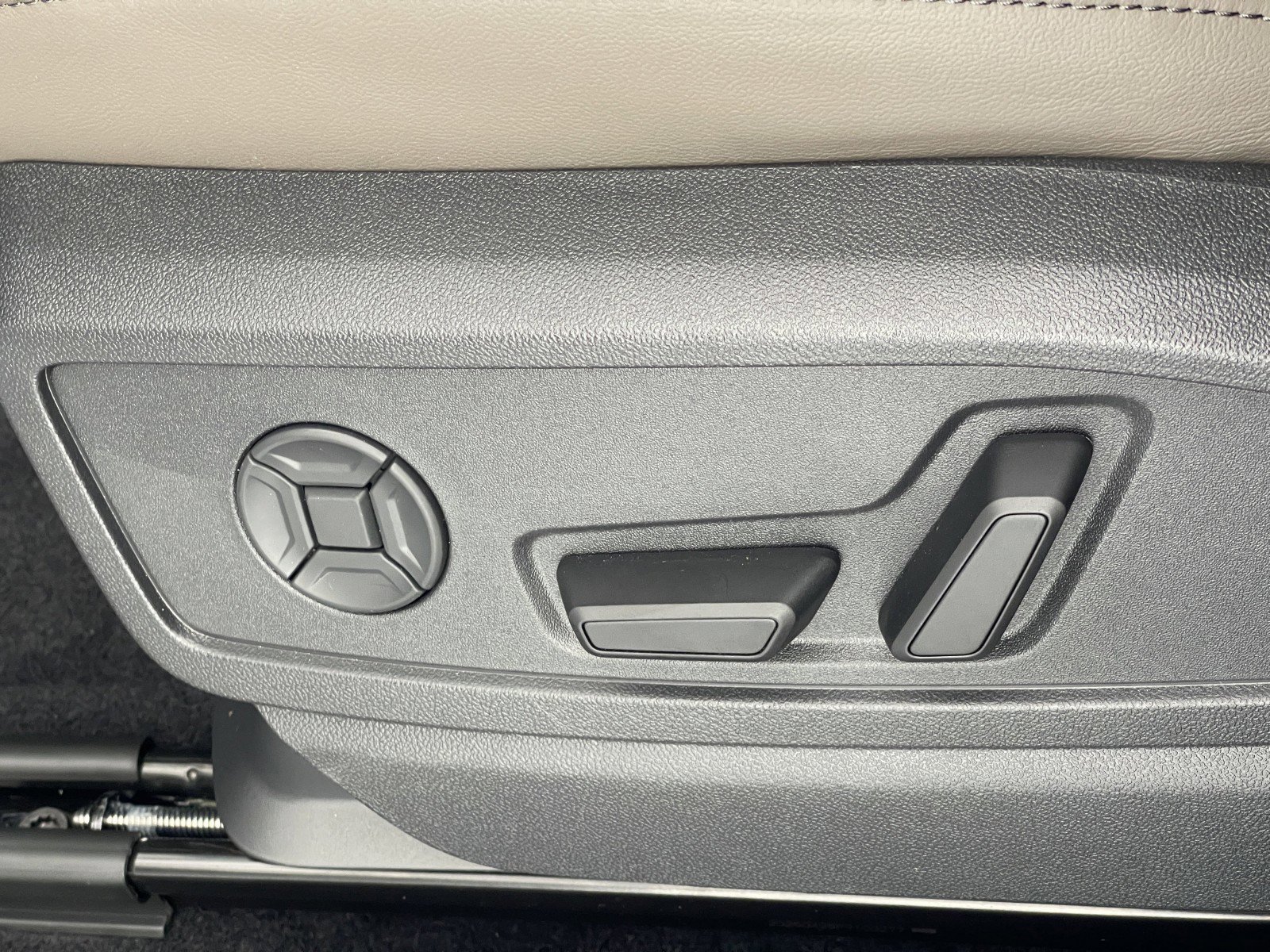 New 2025 Audi Q5 Premium Plus image 22