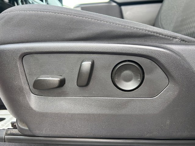 Used 2024 Chevrolet Silverado 1500 LT image 17