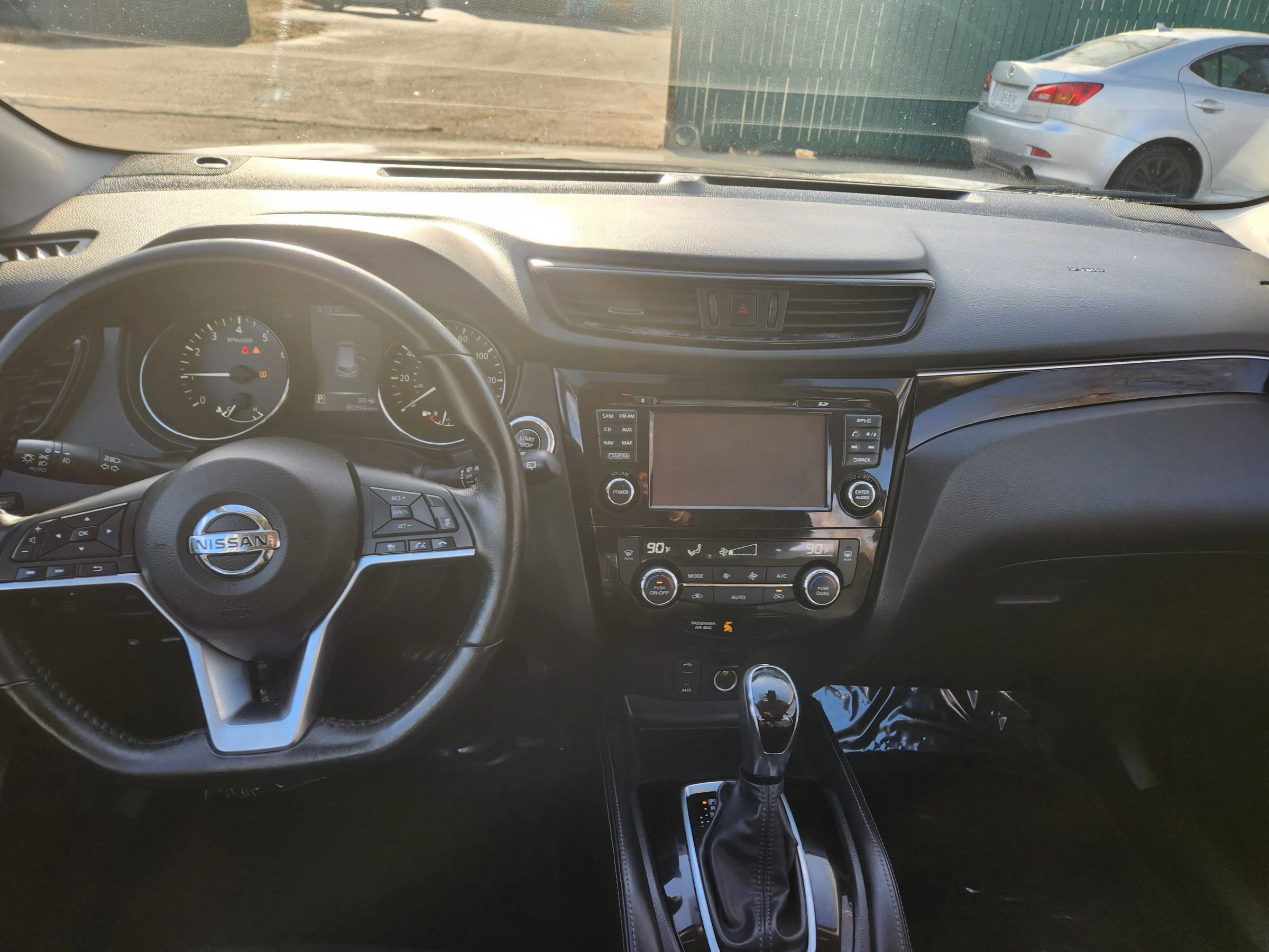 Used 2018 Nissan Rogue Sport SL w/ SL Premium Package image 32