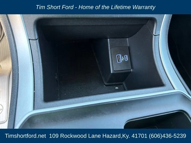 Used 2022 Ford Edge SE w/ Black Appearance Package AWD/4WD image 17