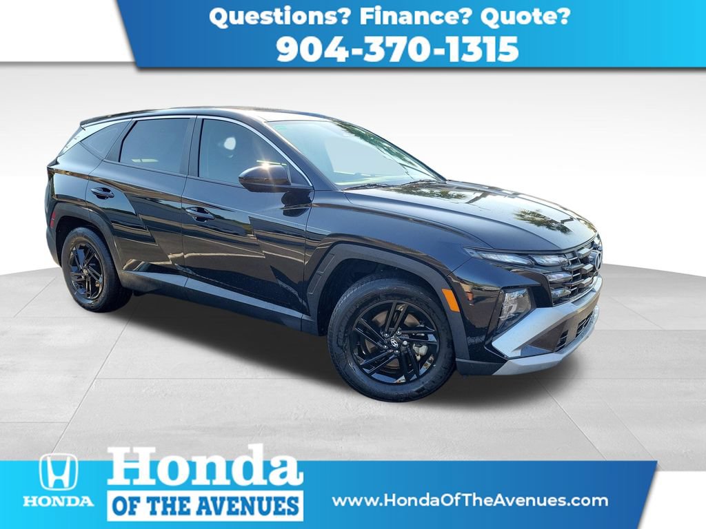 Used 2025 Hyundai Tucson SE FWD image 1