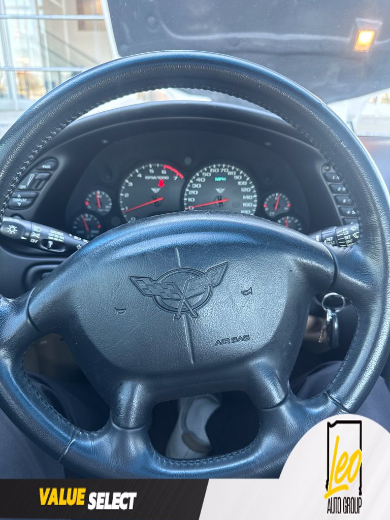 Used 2004 Chevrolet Corvette Coupe w/ Preferred Equipment Group RWD image 5