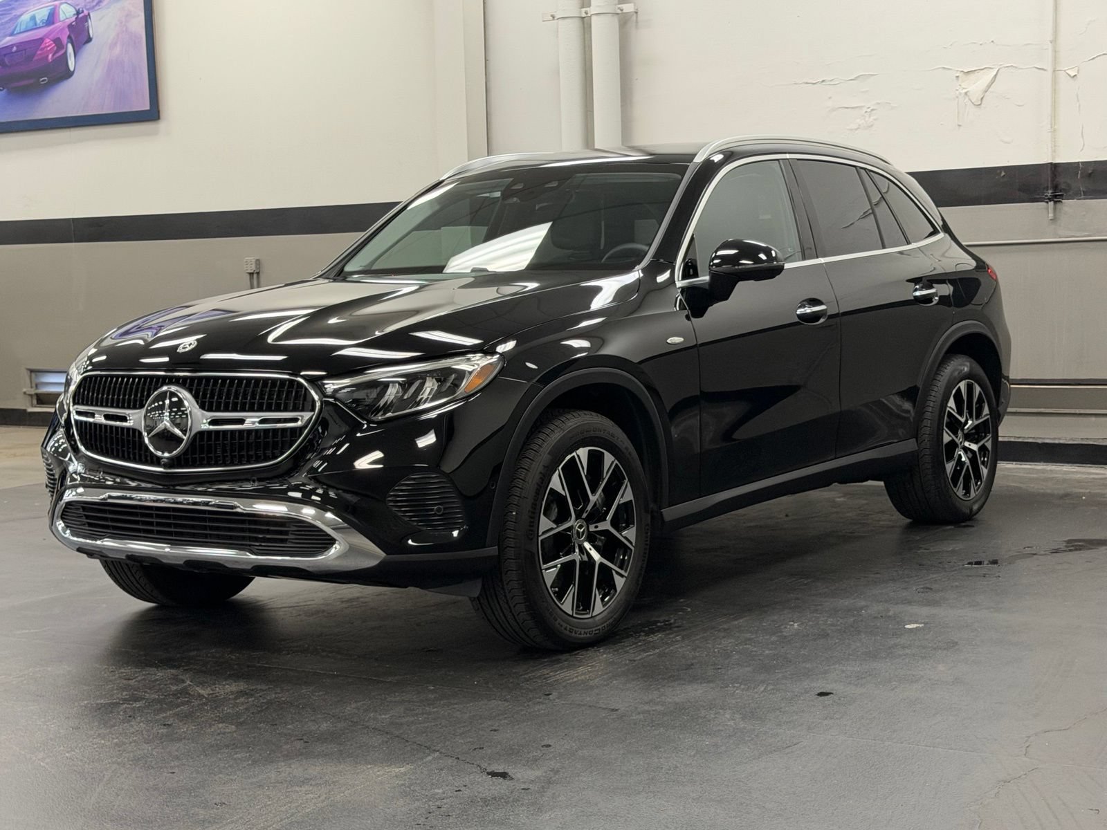 Used 2025 Mercedes-Benz GLC 350e 4MATIC image 6