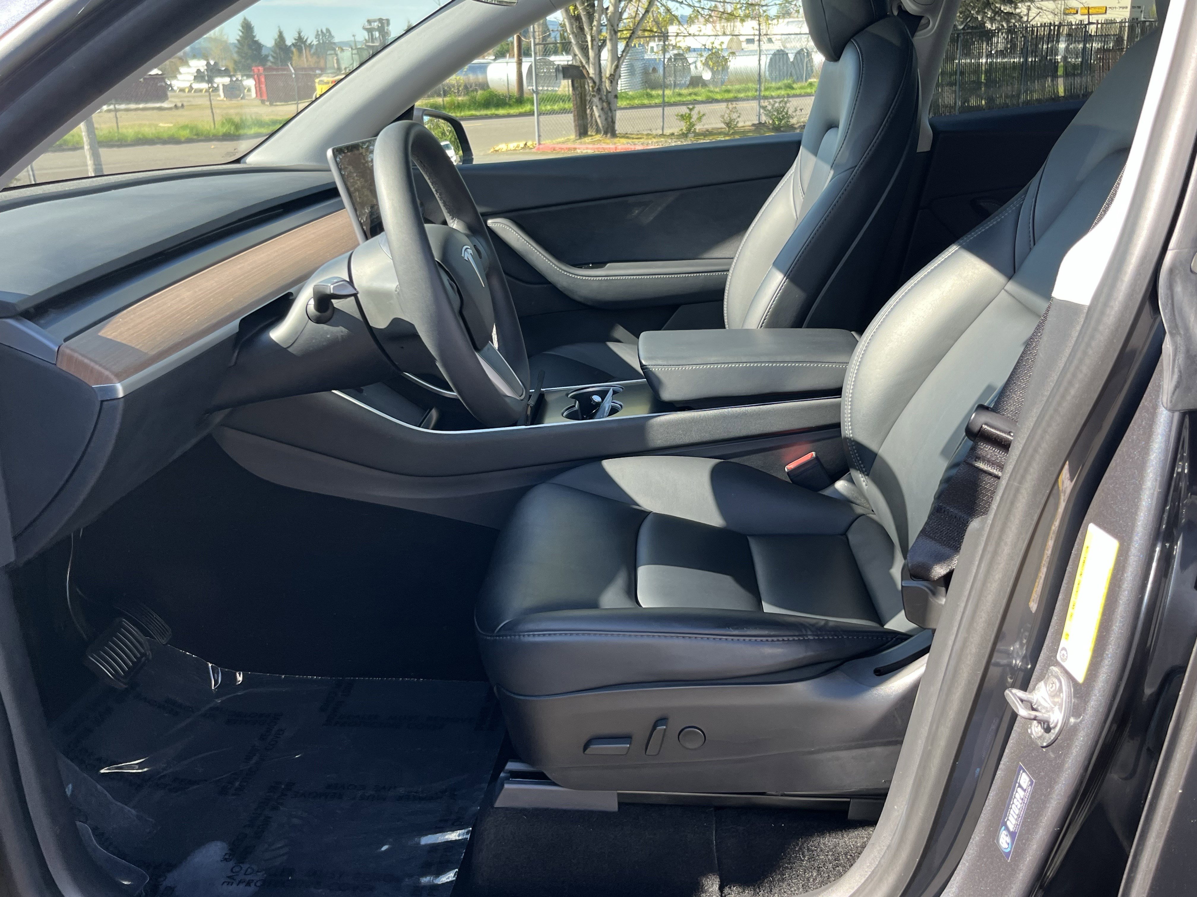 Used 2020 Tesla Model Y Long Range image 10
