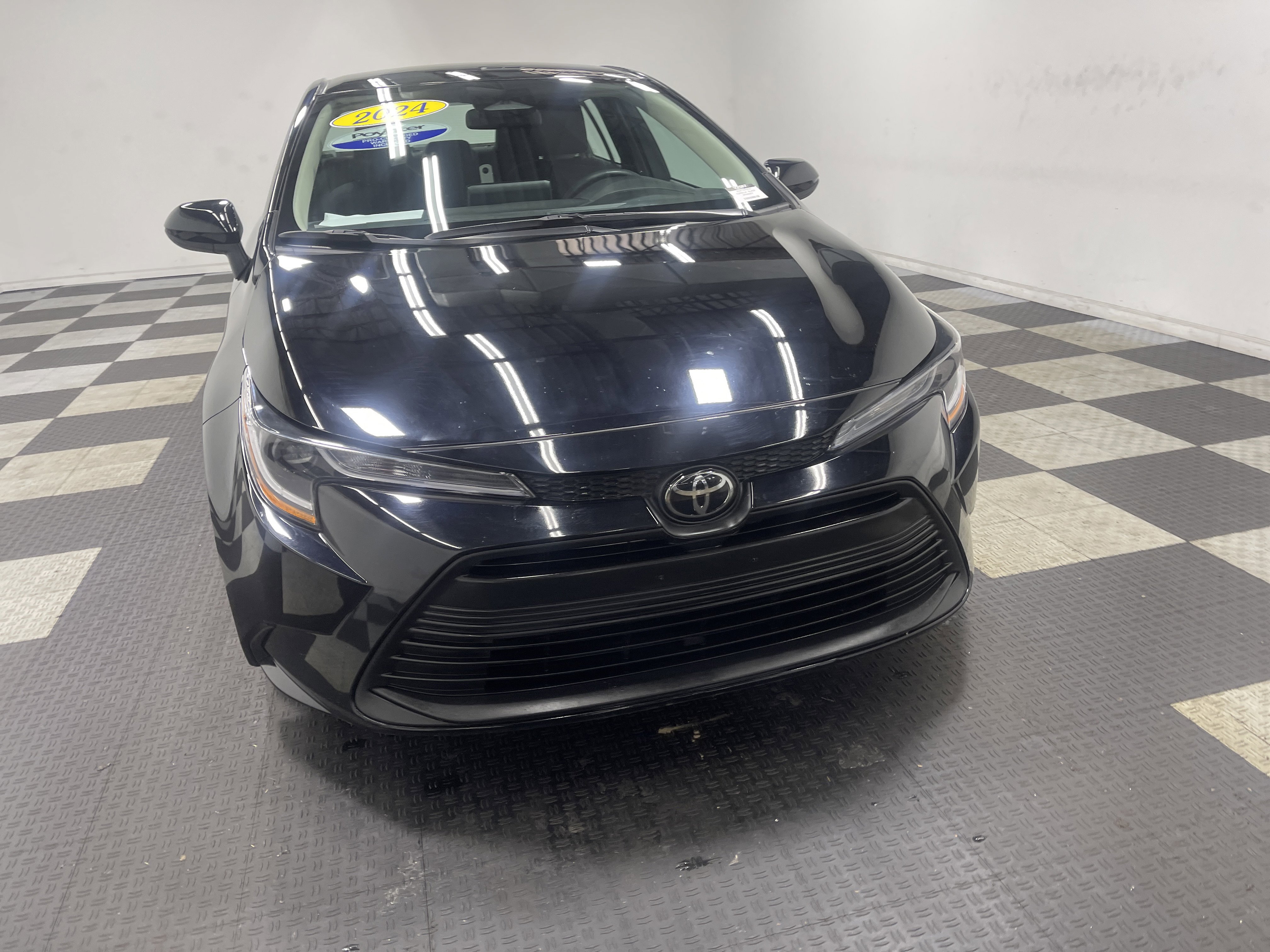 Used 2024 Toyota Corolla LE image 7