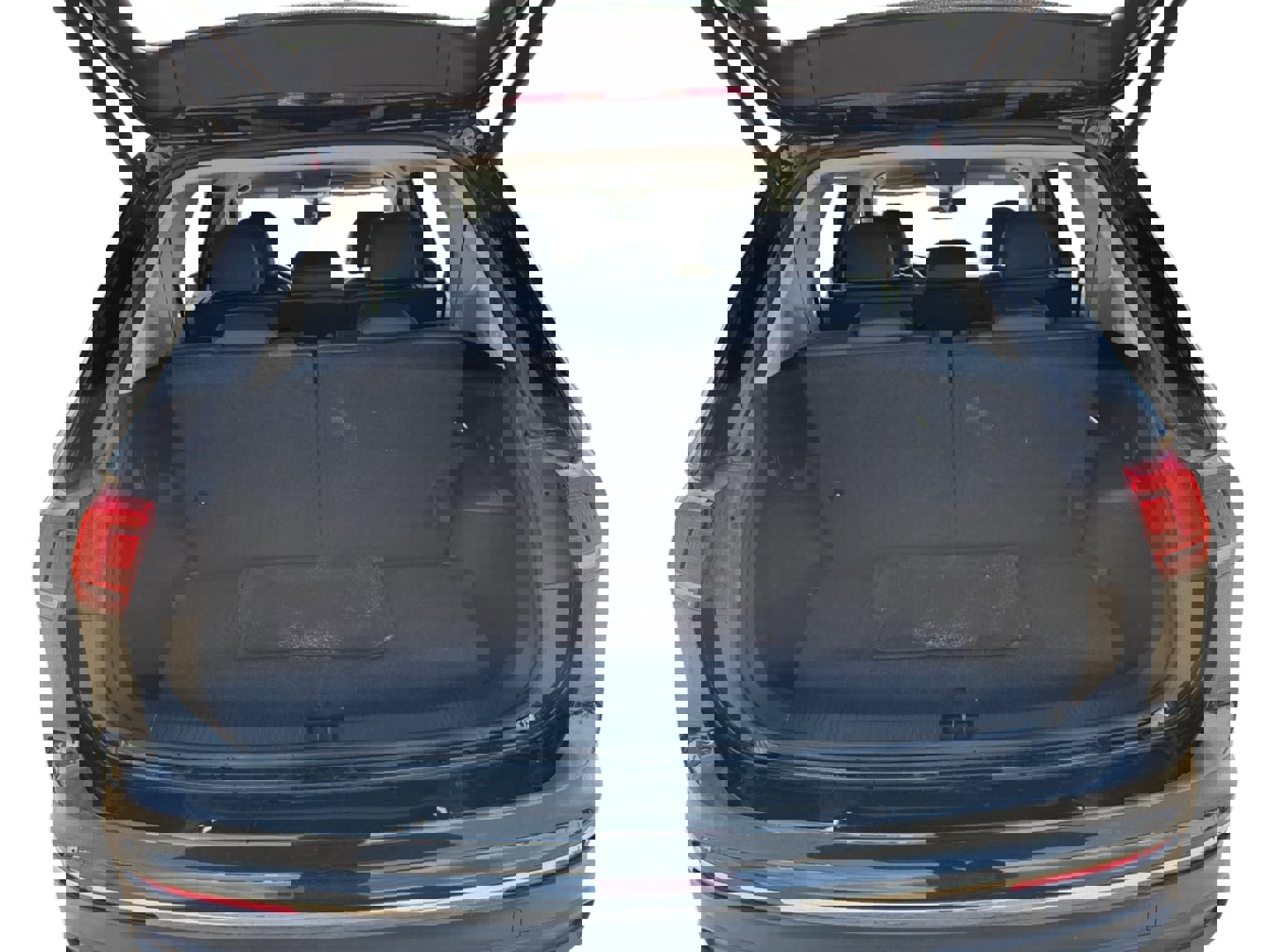 Used 2024 Volkswagen Tiguan SE image 19