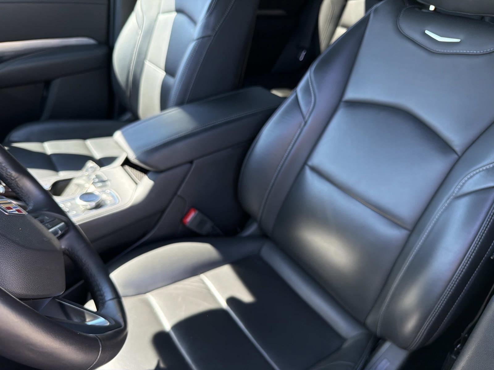 Used 2024 Cadillac XT4 Premium Luxury image 21