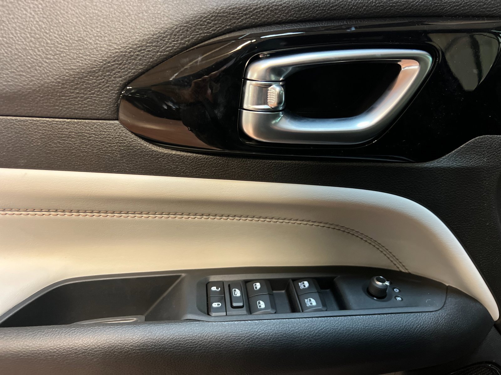 New 2026 Jeep Compass Limited image 10