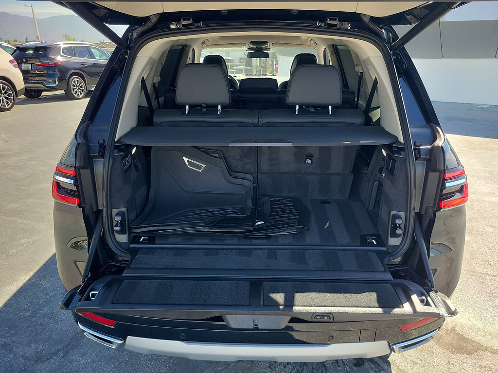 Used 2026 BMW X7 xDrive40i AWD/4WD image 9