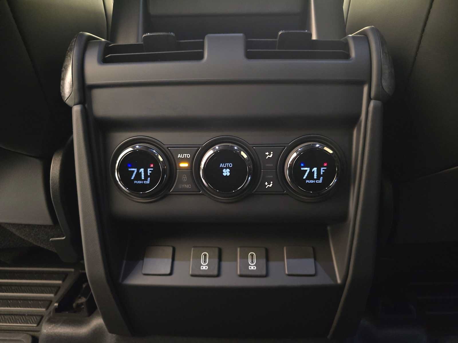 New 2026 Land Rover Defender 110 OCTA AWD/4WD image 18