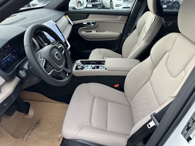 New 2026 Volvo XC90 B6 Plus w/ Protection Package Premier image 2