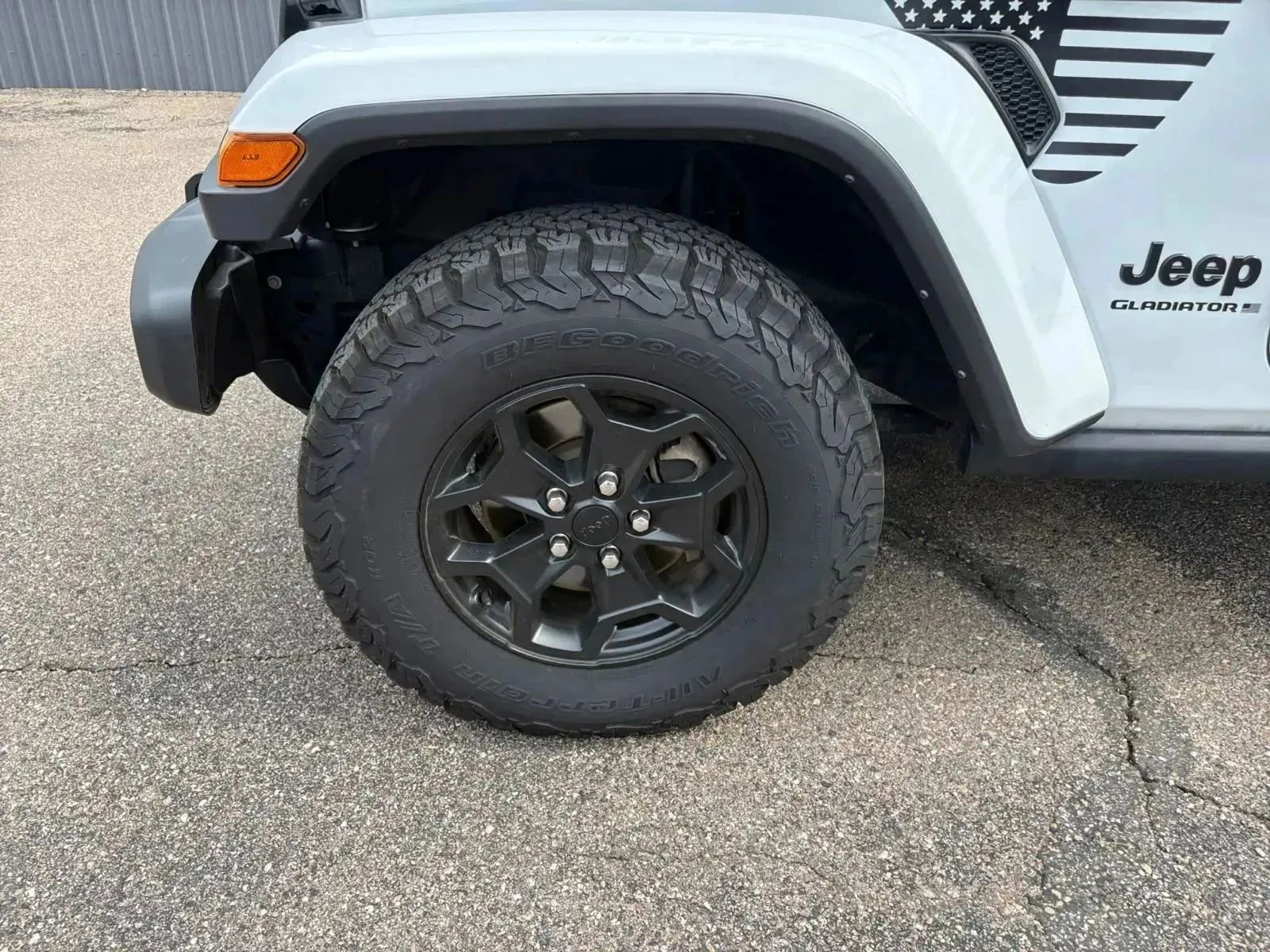 Used 2023 Jeep Gladiator Sport image 21