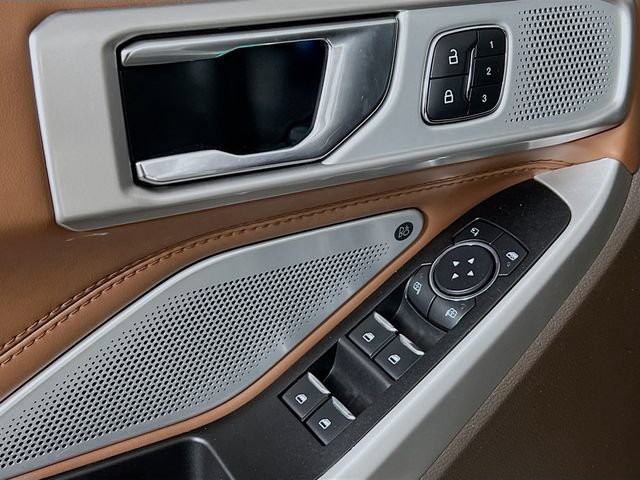 Used 2022 Ford Explorer King Ranch RWD image 9
