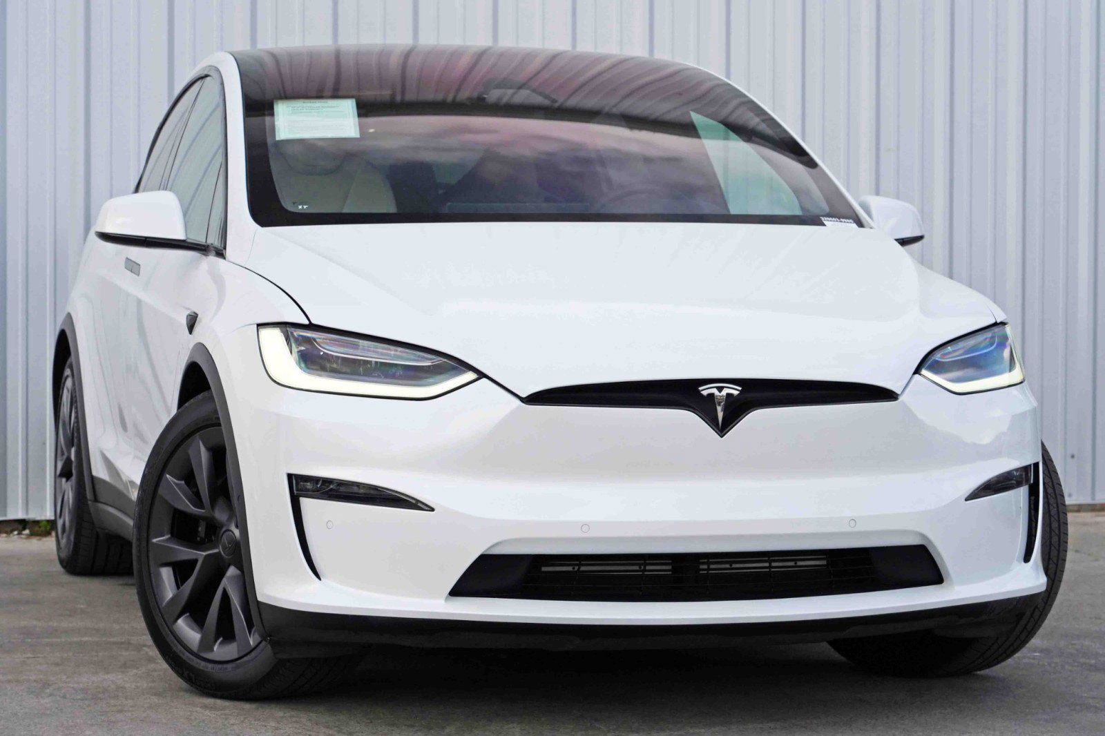 Used 2022 Tesla Model X Plaid image 4