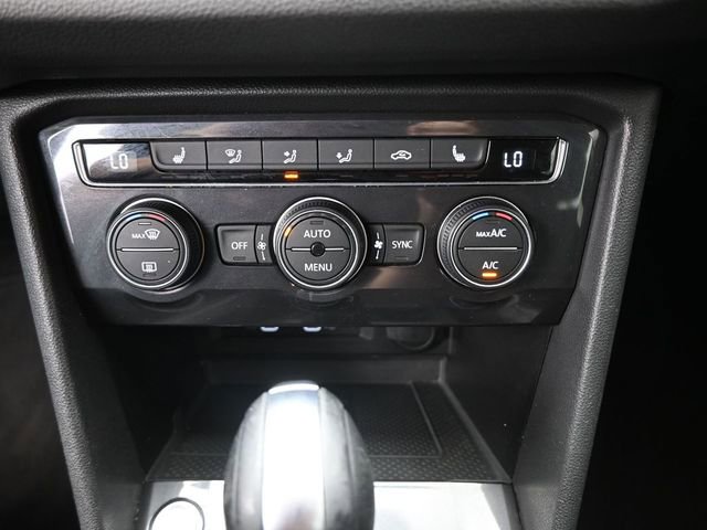 Used 2021 Volkswagen Tiguan SE image 4