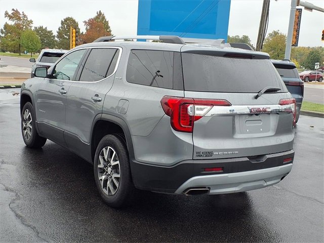 Used 2023 GMC Acadia SLE w/ Driver Convenience Package image 3