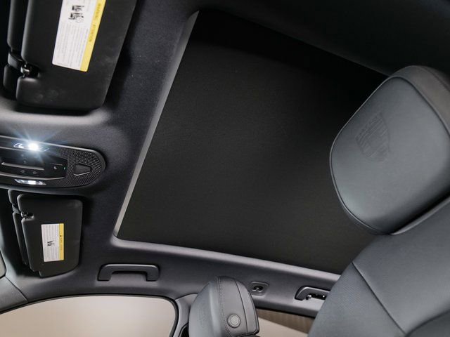 Certified 2026 Porsche Cayenne AWD/4WD image 25