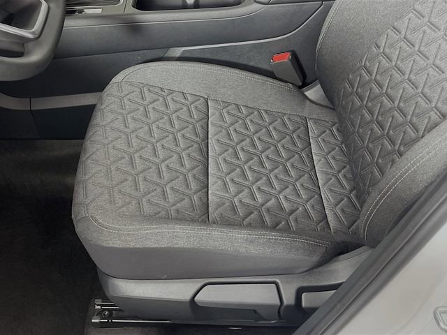 Used 2025 Nissan Kicks SV FWD image 19