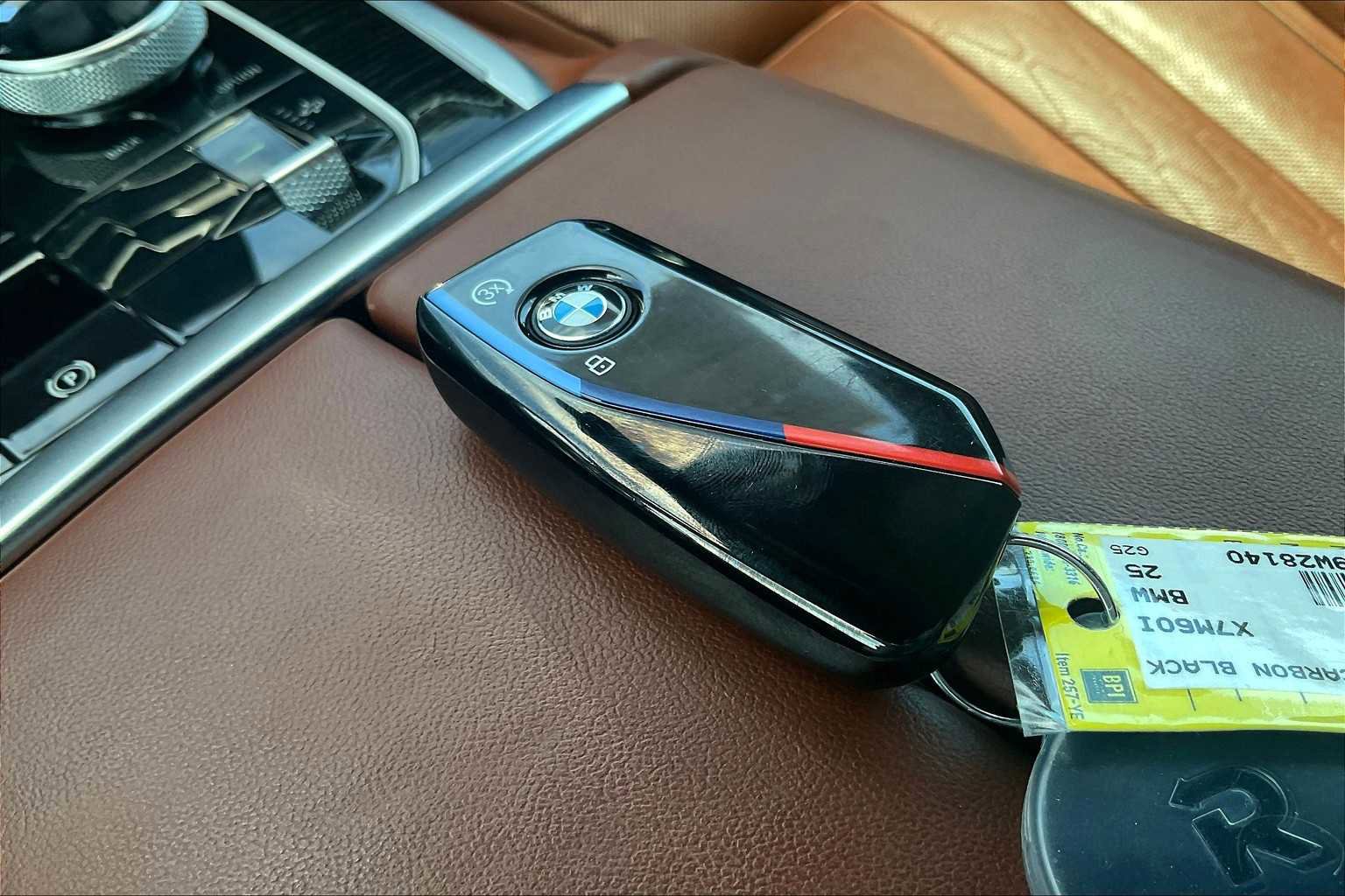 Used 2025 BMW X7 M60i image 14