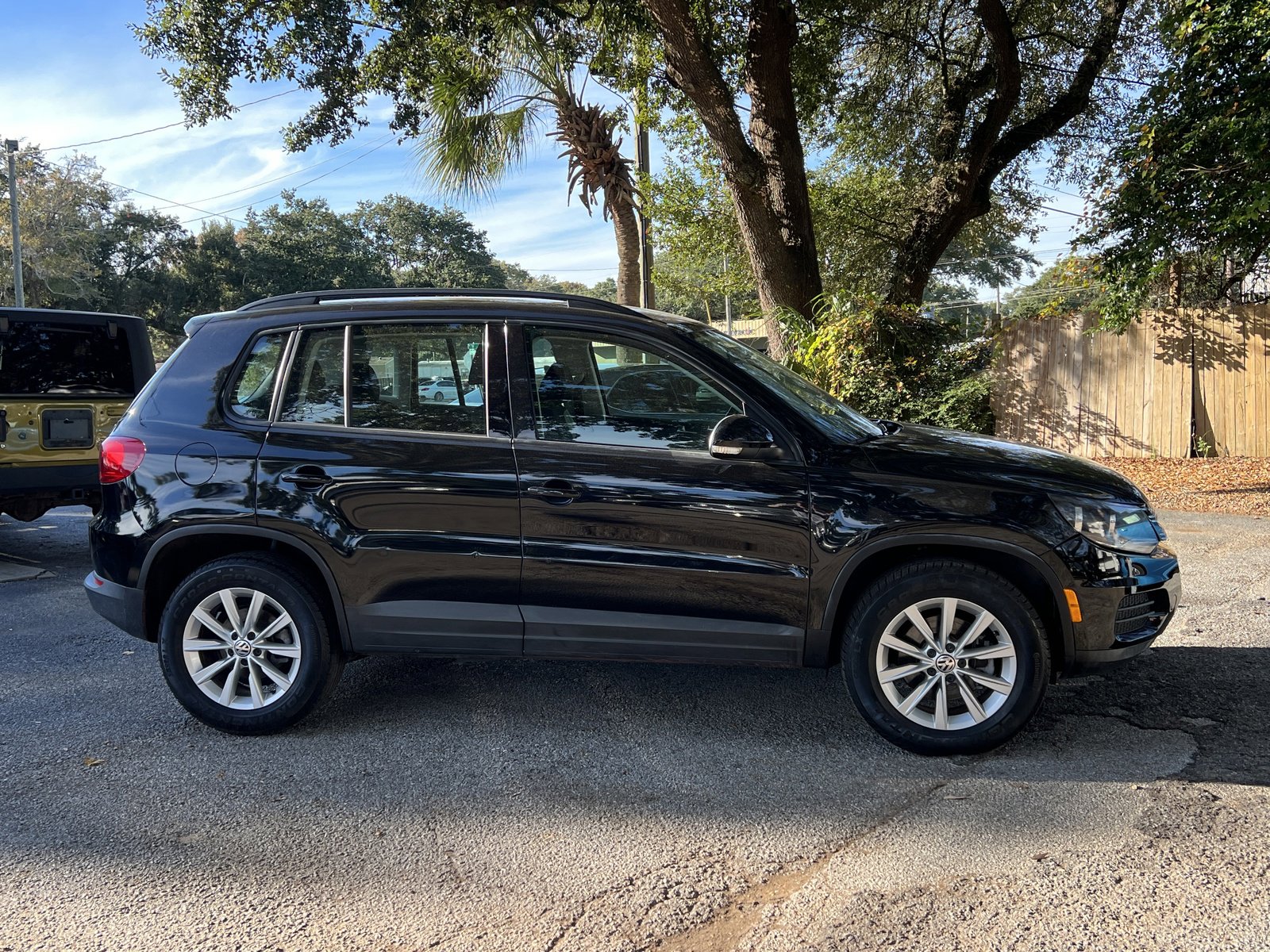 Used 2018 Volkswagen Tiguan Limited image 6