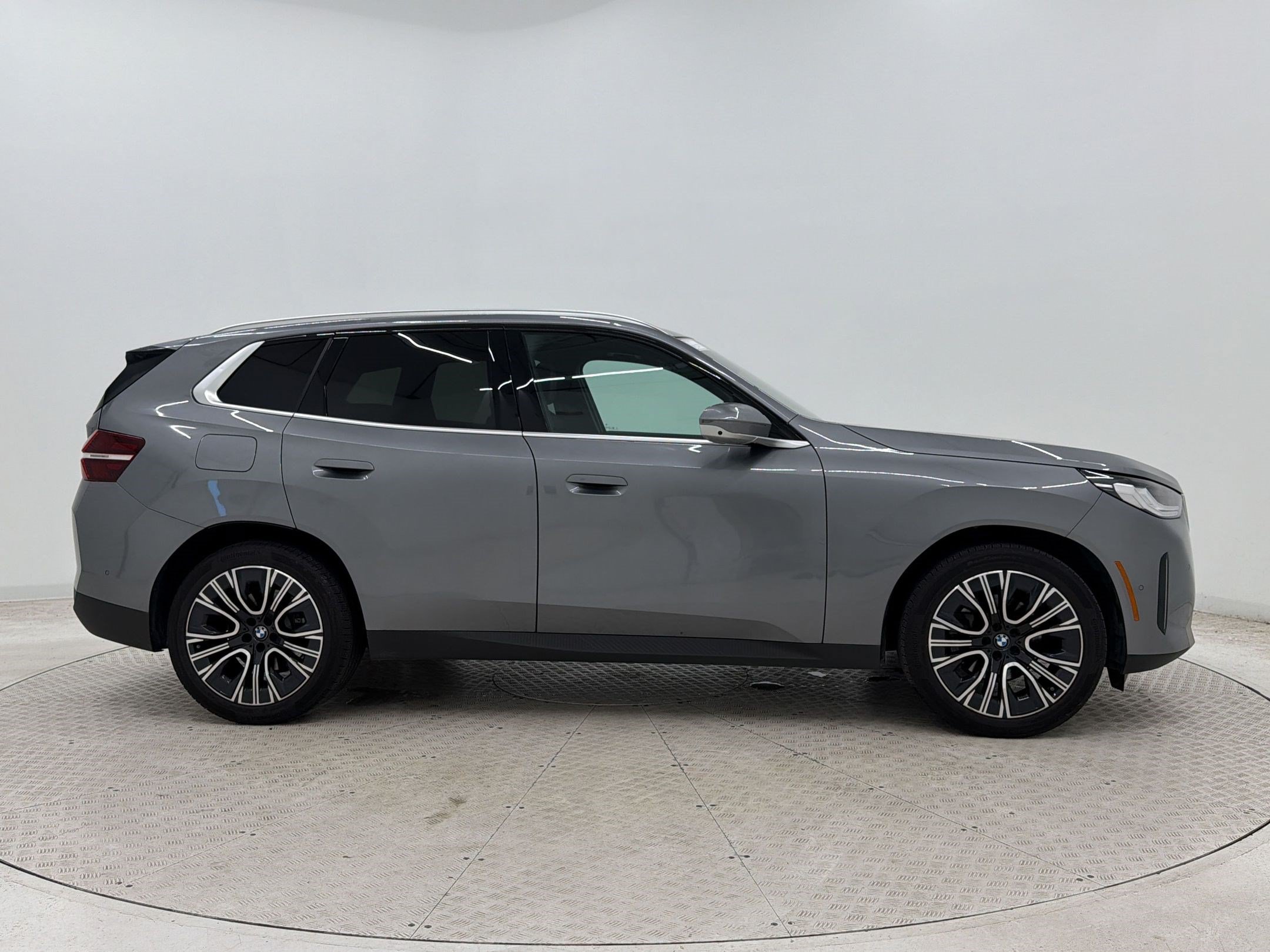 Used 2025 BMW X3 xDrive30i w/ Premium Package AWD/4WD image 8