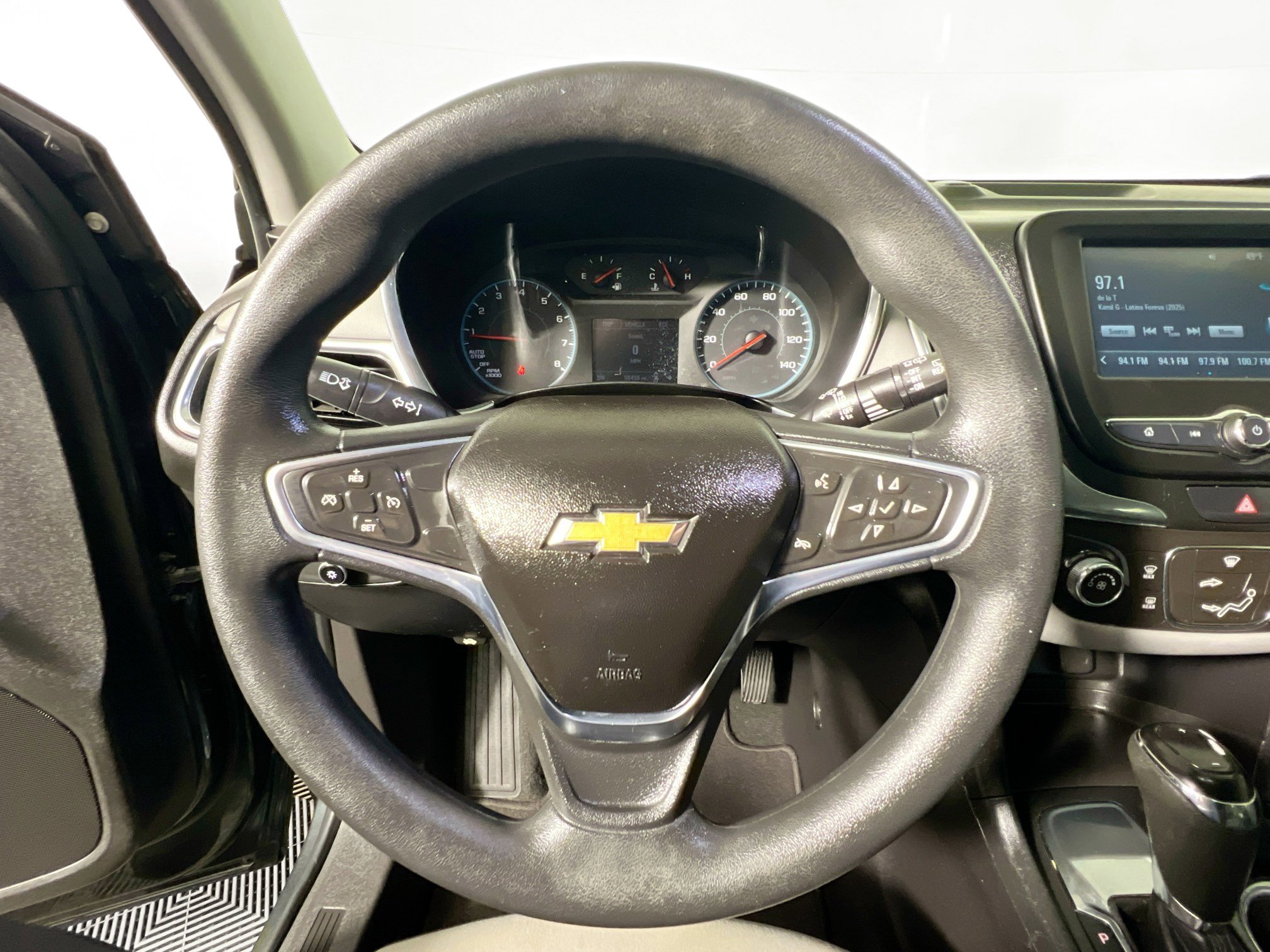 Used 2018 Chevrolet Equinox LS image 16