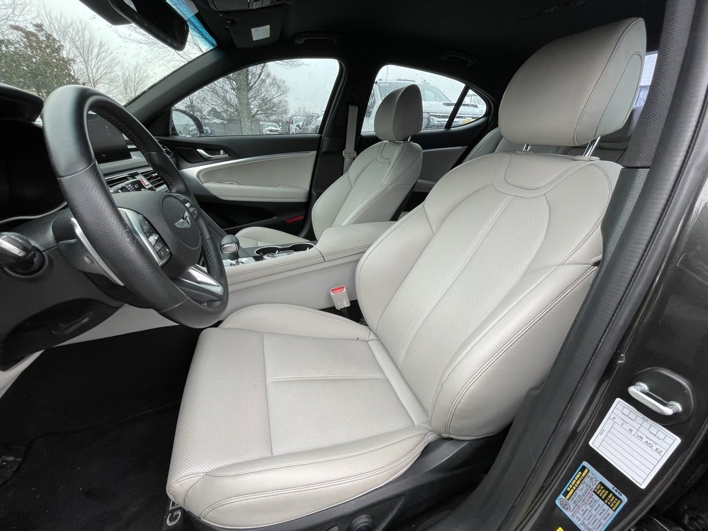 Used 2022 Genesis G70 2.0T image 22