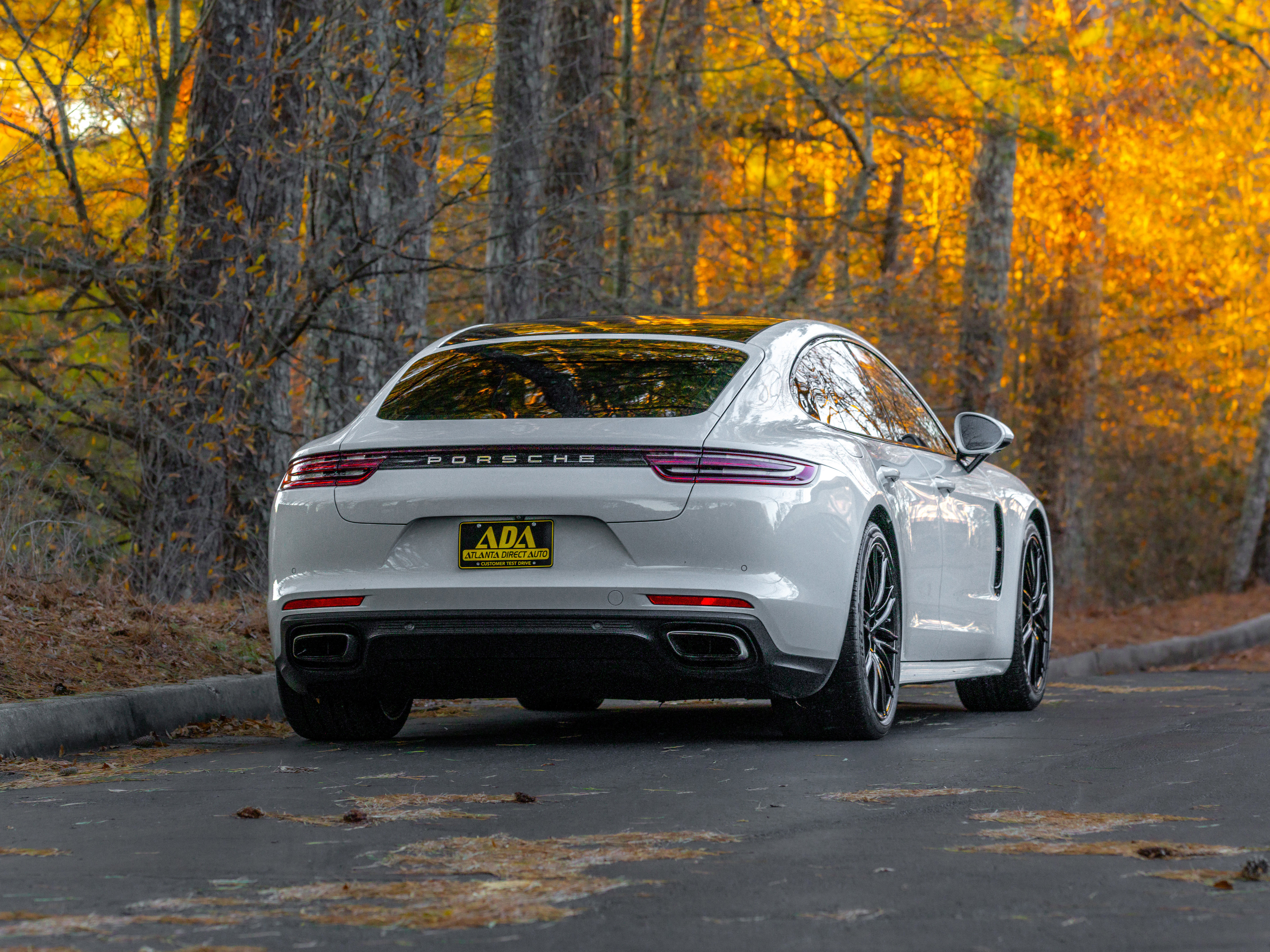 Used 2017 Porsche Panamera image 48