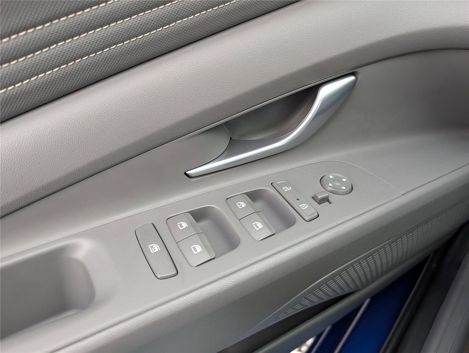 Used 2023 Hyundai Elantra SEL w/ Convenience Package image 17