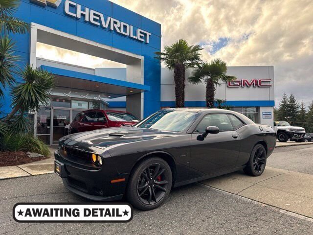 Used 2016 Dodge Challenger R/T Plus RWD image 1