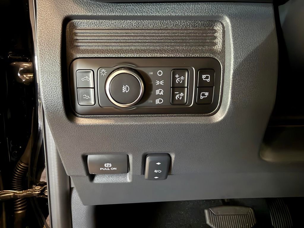 New 2026 Ford F250 Platinum w/ FX4 Off-Road Package image 19