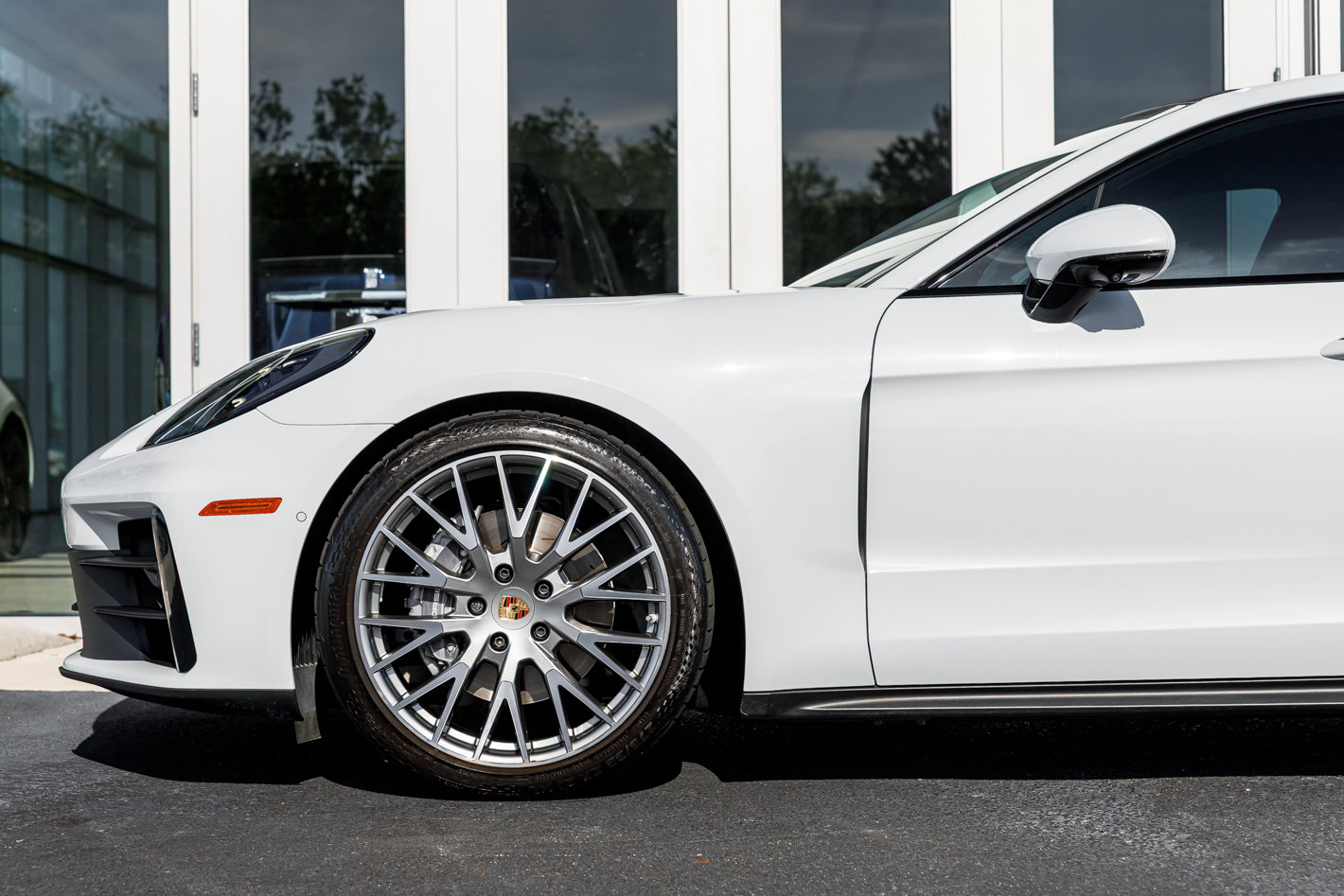 Used 2024 Porsche Panamera 4 image 8