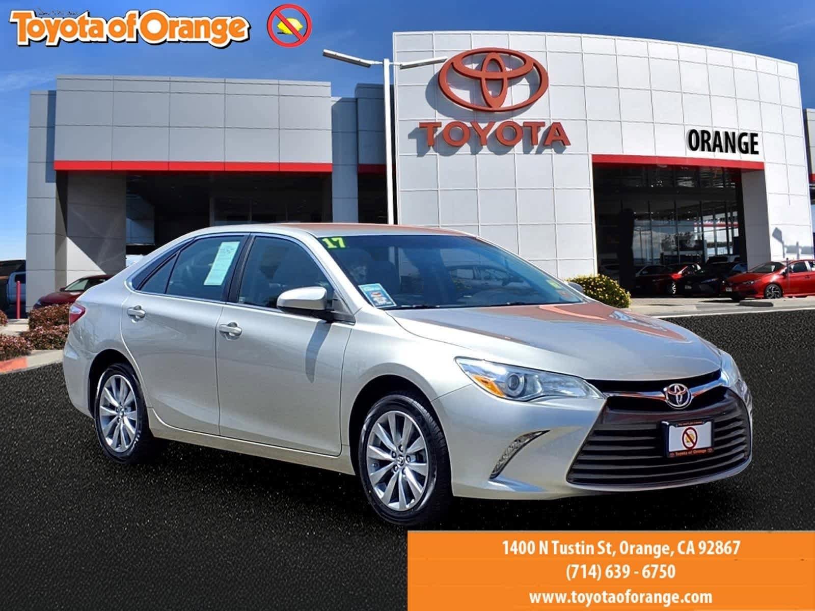Used 2017 Toyota Camry XLE w/ Convenience Package FWD image 1