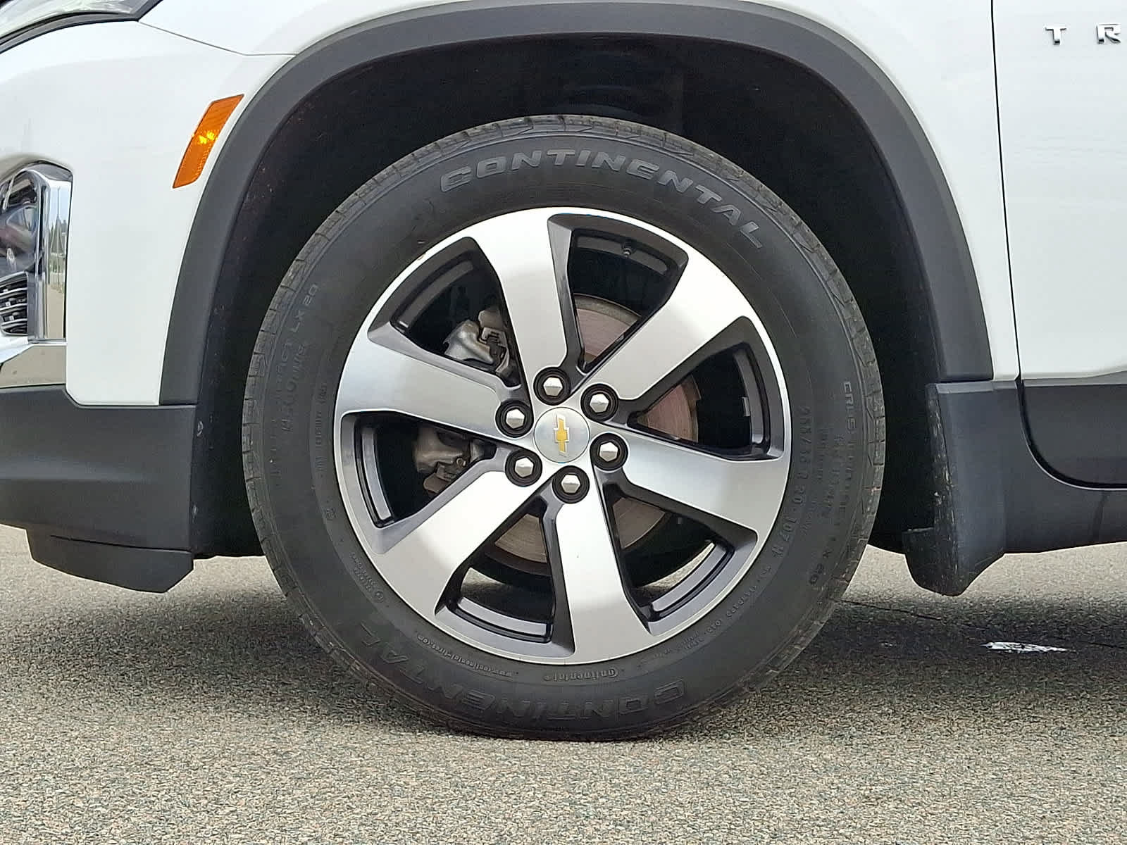 Used 2023 Chevrolet Traverse LT w/ LT Premium Package AWD/4WD image 9