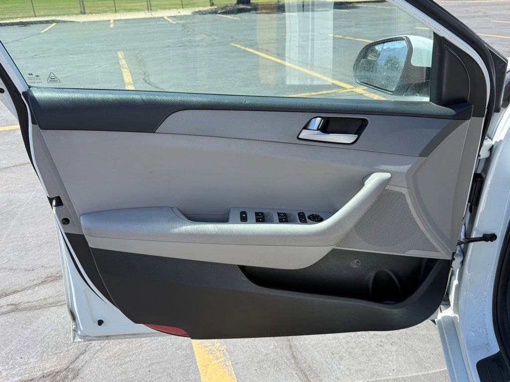 Used 2017 Hyundai Sonata SE FWD image 9
