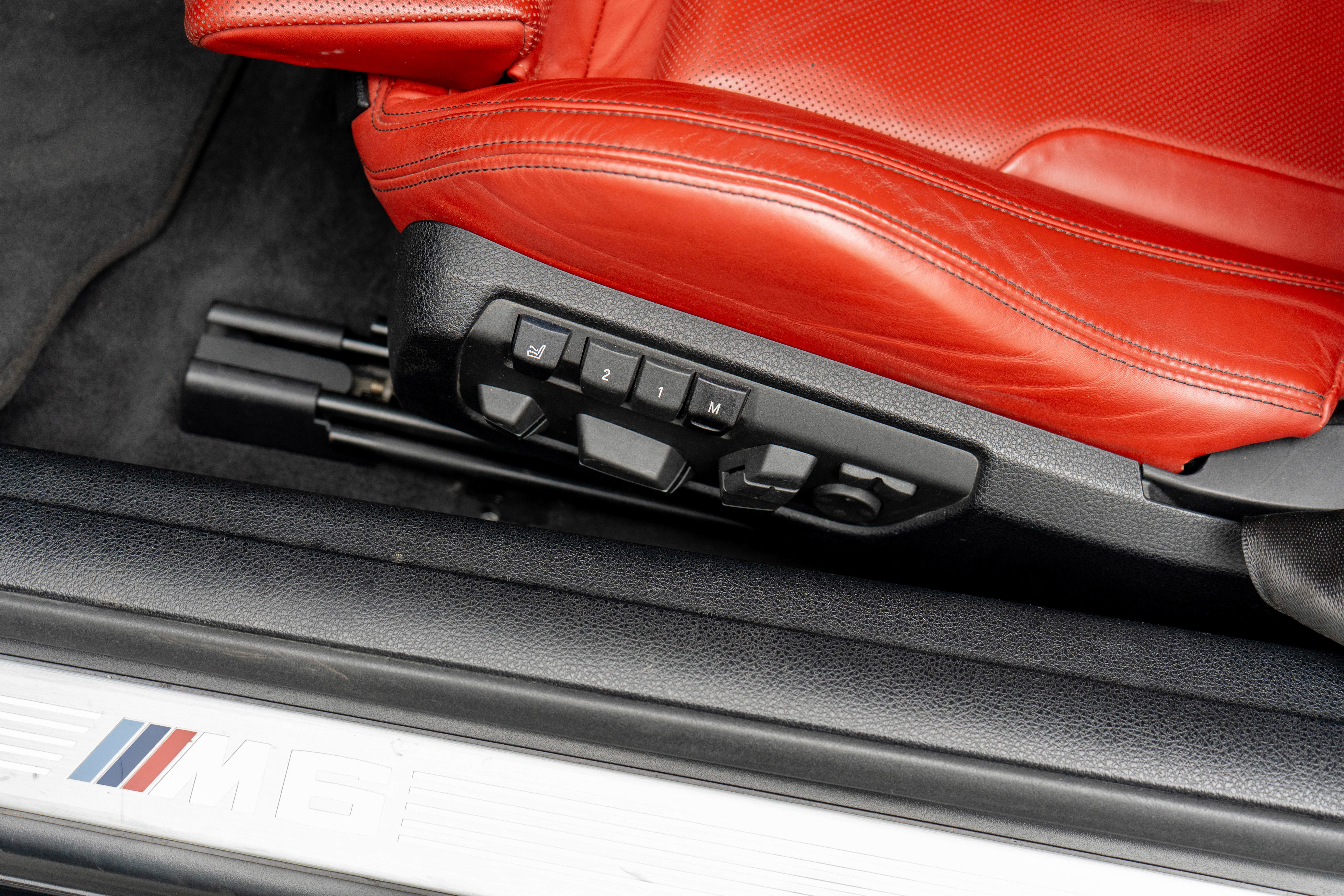 Used 2014 BMW M6 Convertible RWD image 15