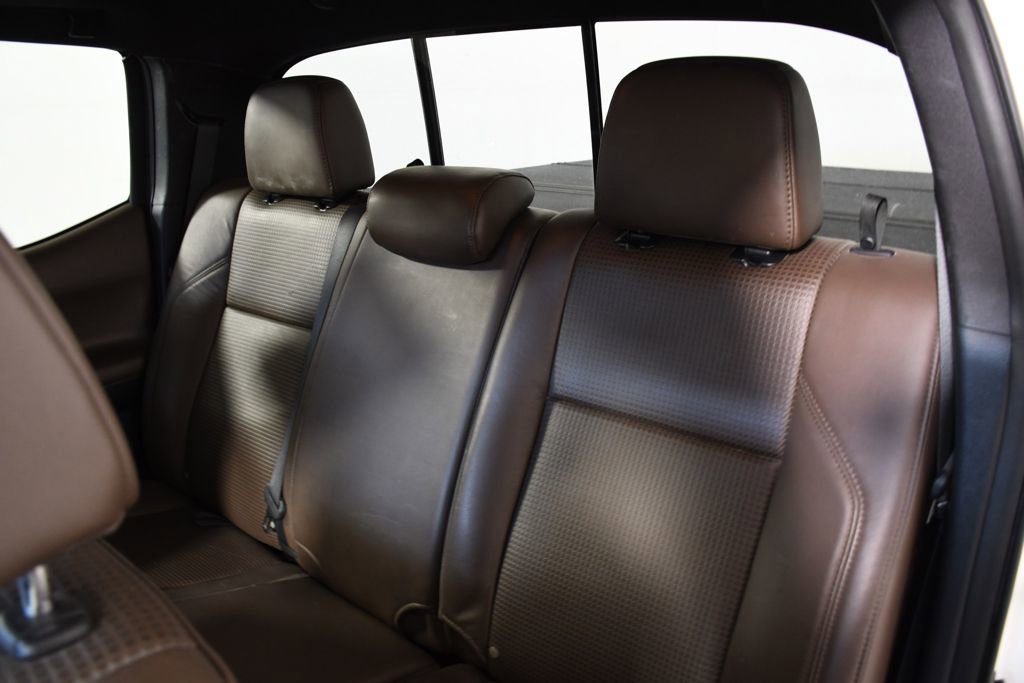 Used 2017 Toyota Tacoma Limited w/ Tow Package image 27