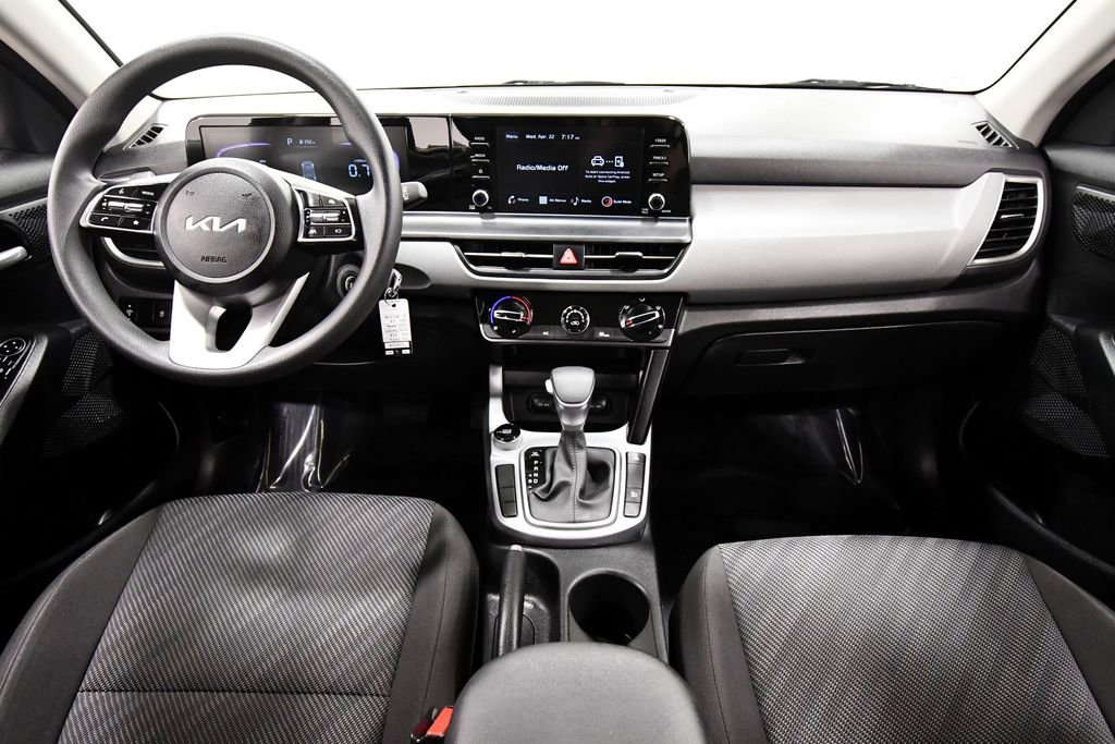 Certified 2026 Kia Seltos LX AWD/4WD image 3
