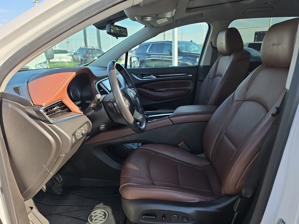 Used 2021 Buick Enclave Avenir w/ Avenir Technology Package image 11