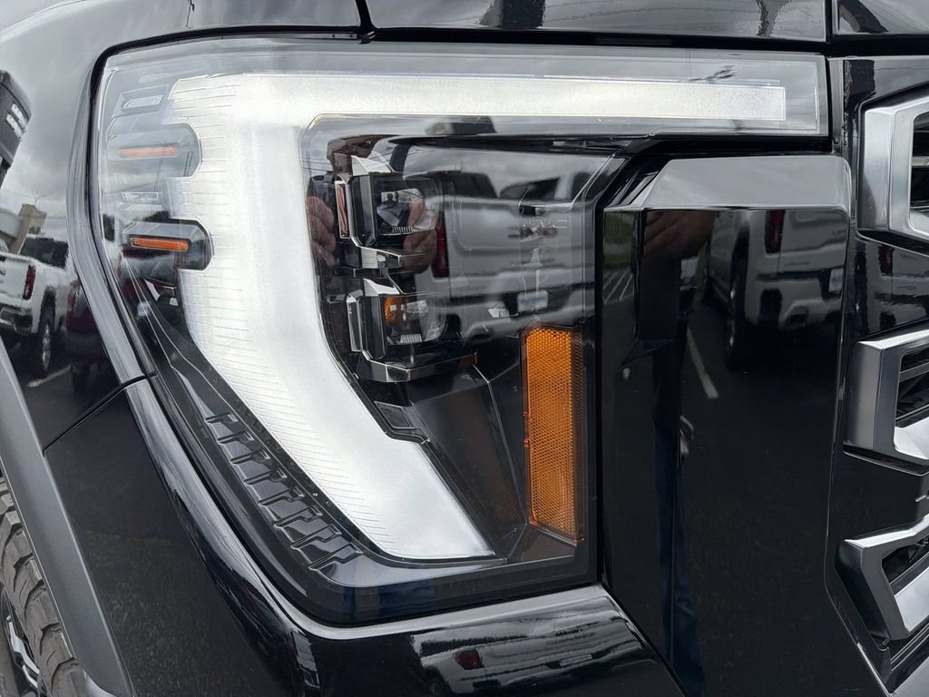 Certified 2026 GMC Sierra 2500 AT4 w/ AT4 Premium Plus Package AWD/4WD image 11