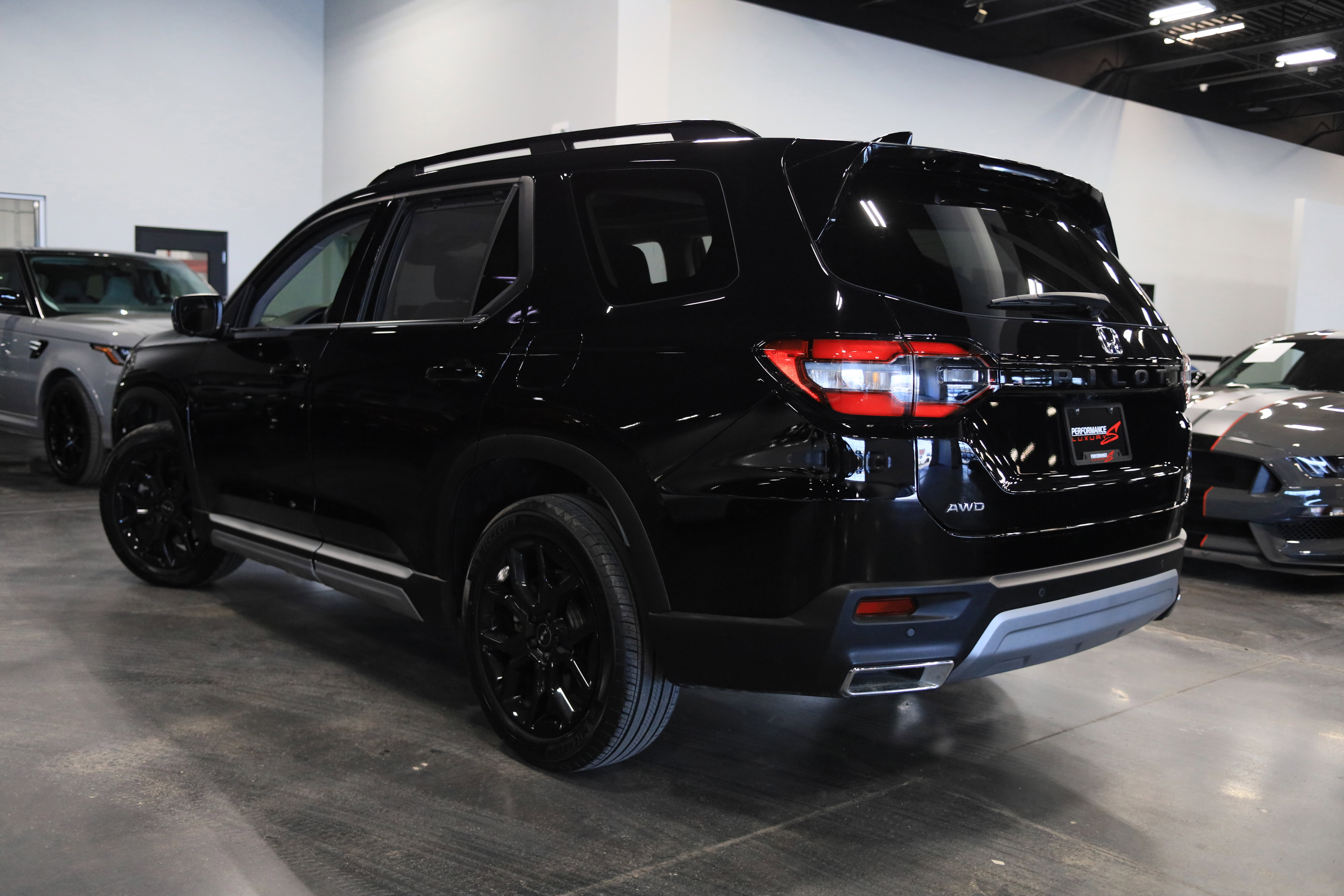 Used 2025 Honda Pilot Elite image 4