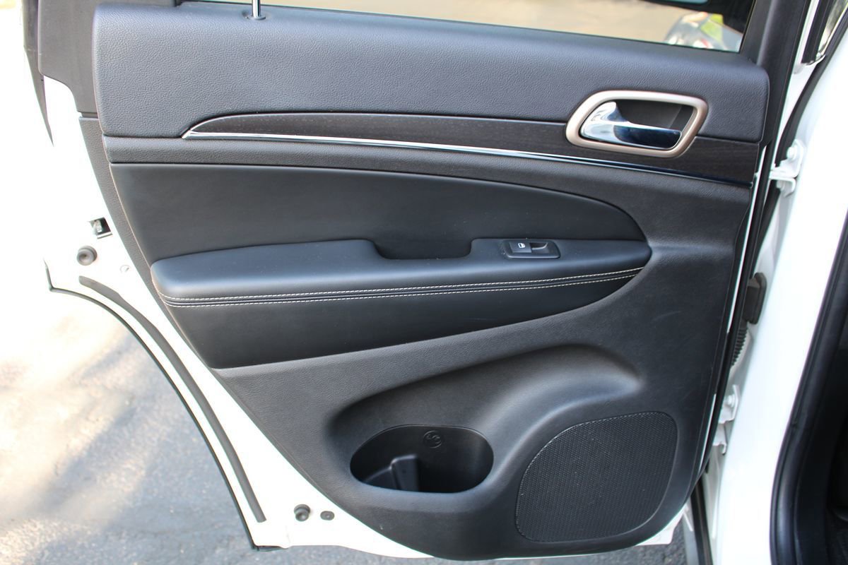 Used 2017 Jeep Grand Cherokee Limited RWD image 12