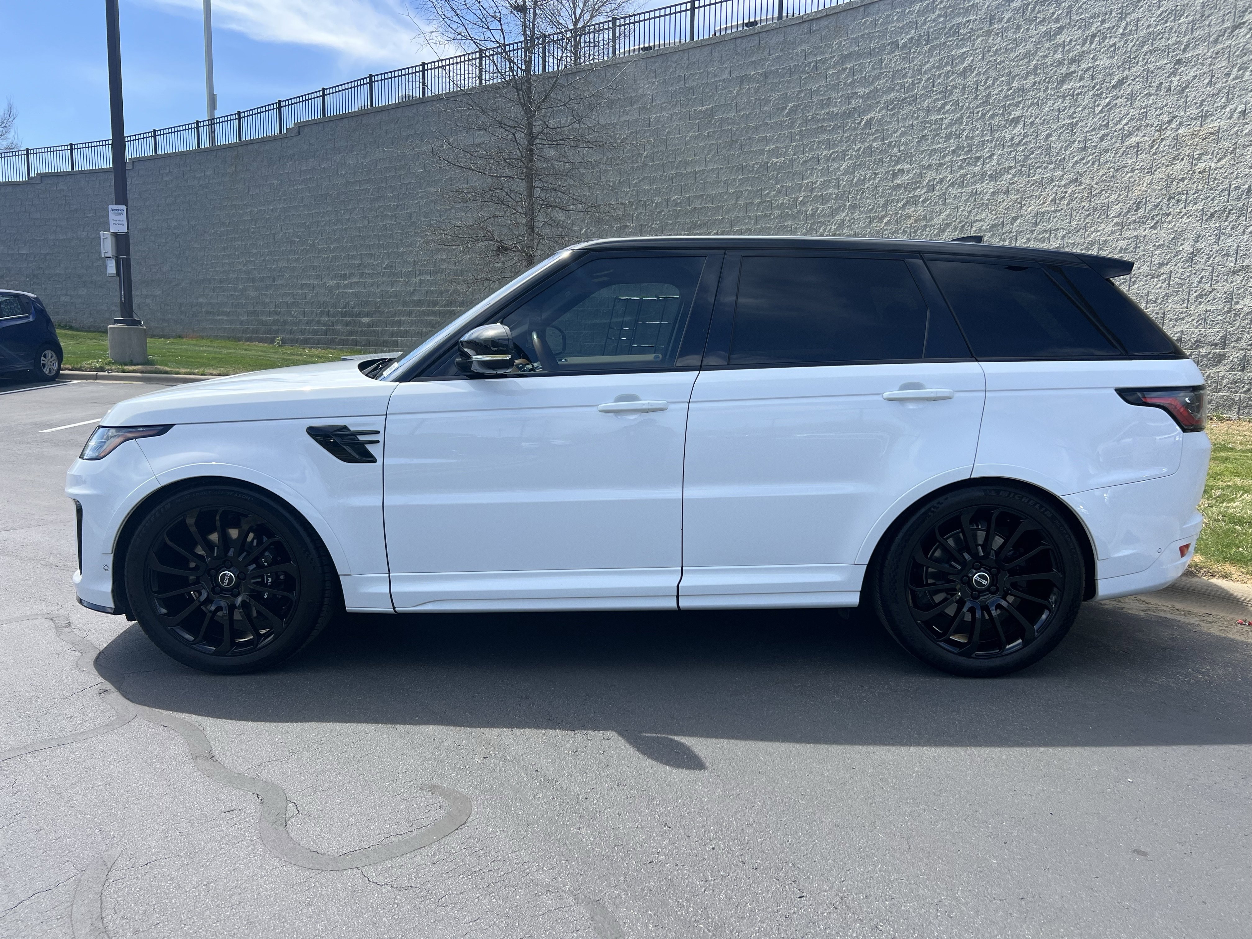 Certified 2022 Land Rover Range Rover Sport SVR image 4