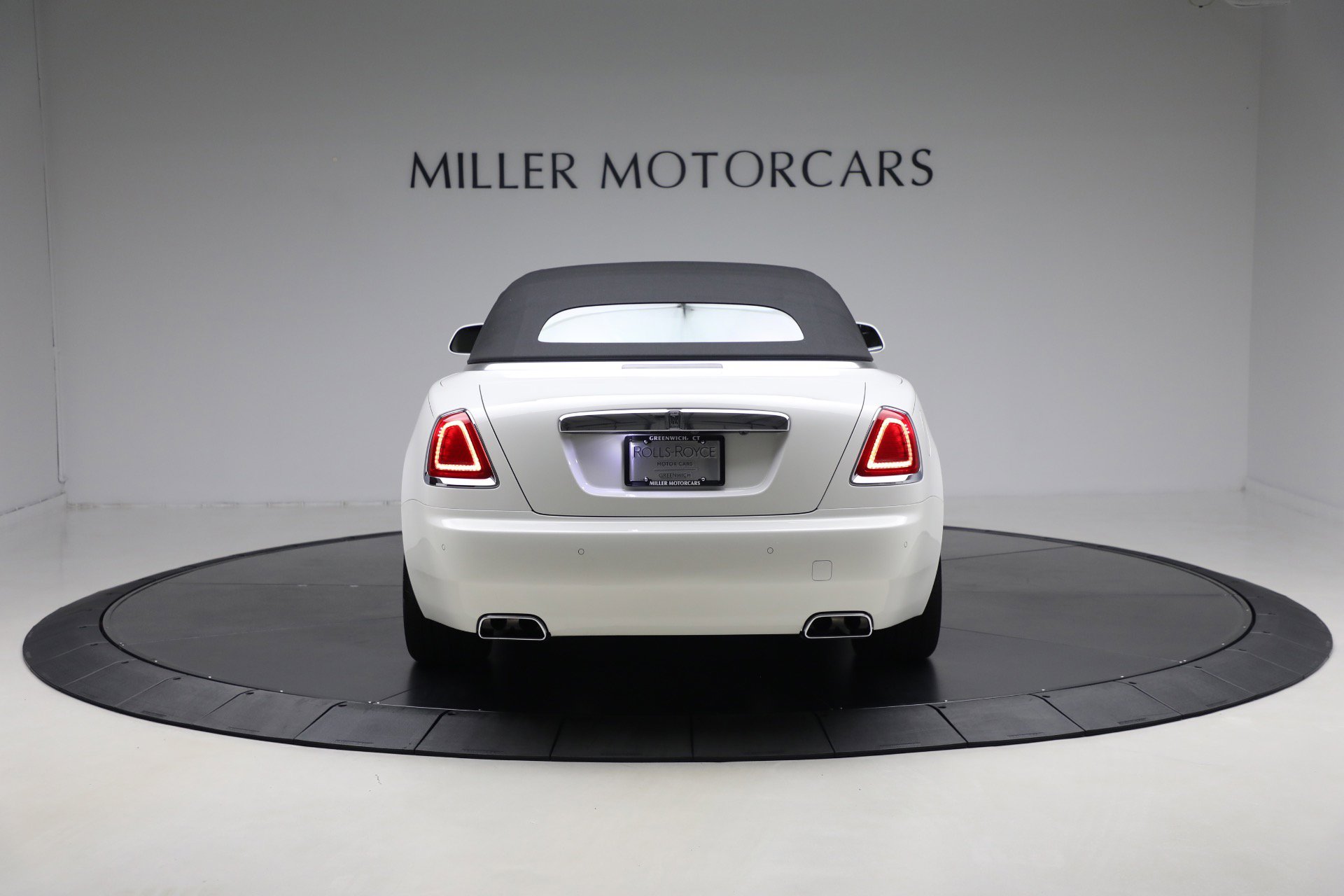 Certified 2018 Rolls-Royce Dawn image 20