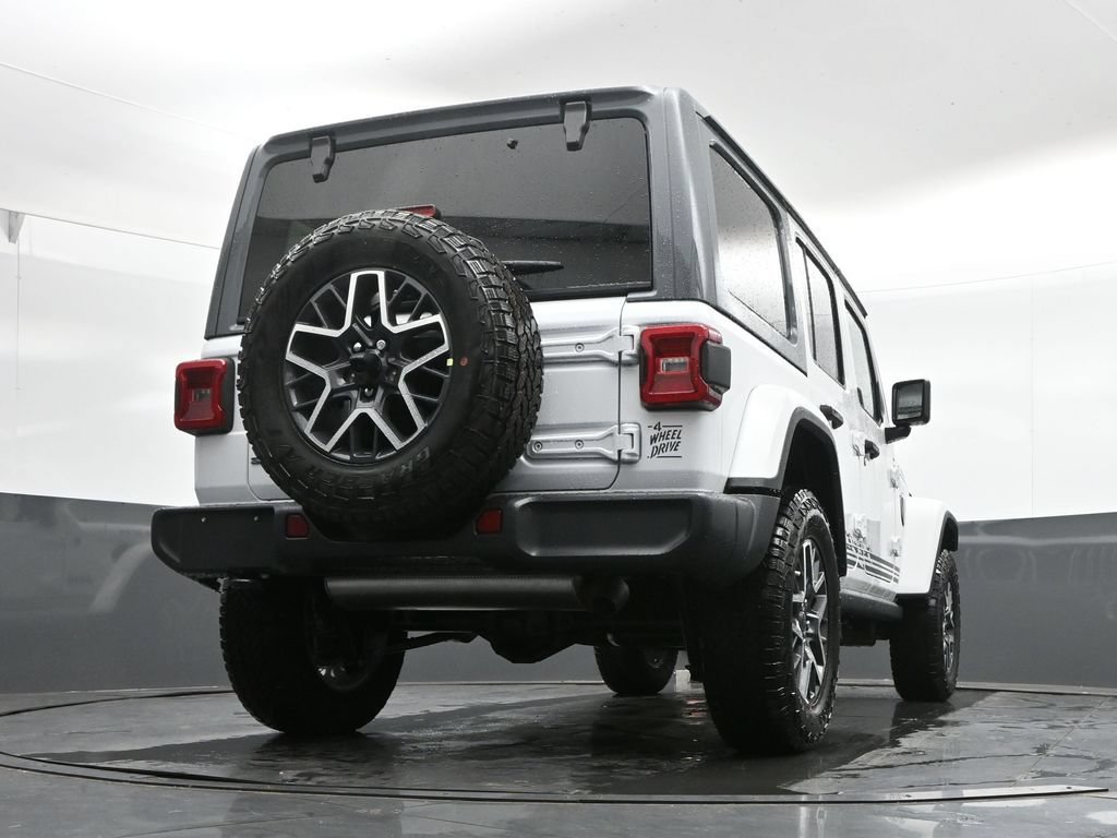New 2026 Jeep Wrangler Unlimited Sahara w/ Rockslide Package AWD/4WD image 42